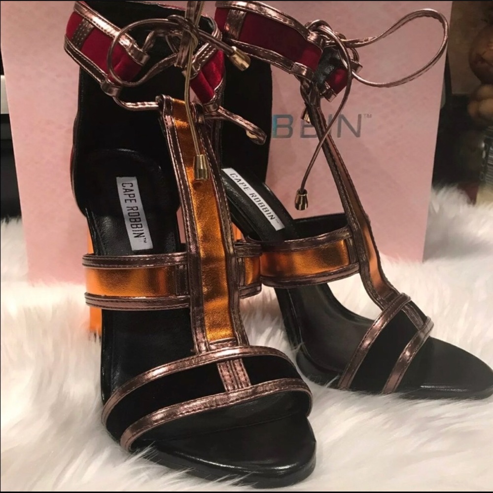 Cape Robbin Maura - 2 Orange Heels Size: 6.5